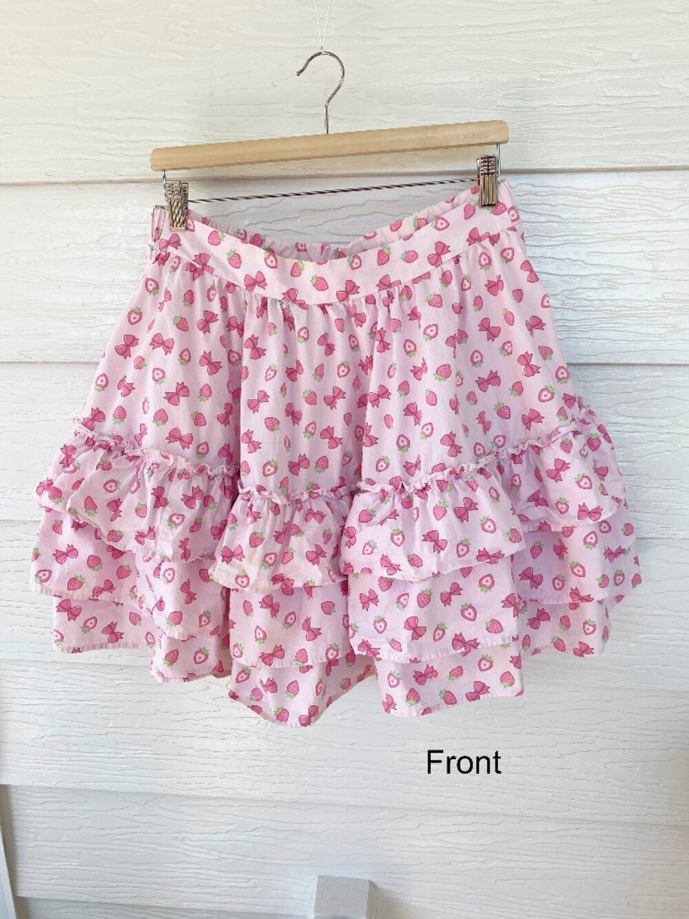Pink ruffled tiered skirt with strawberries and bows Hot Topic size L